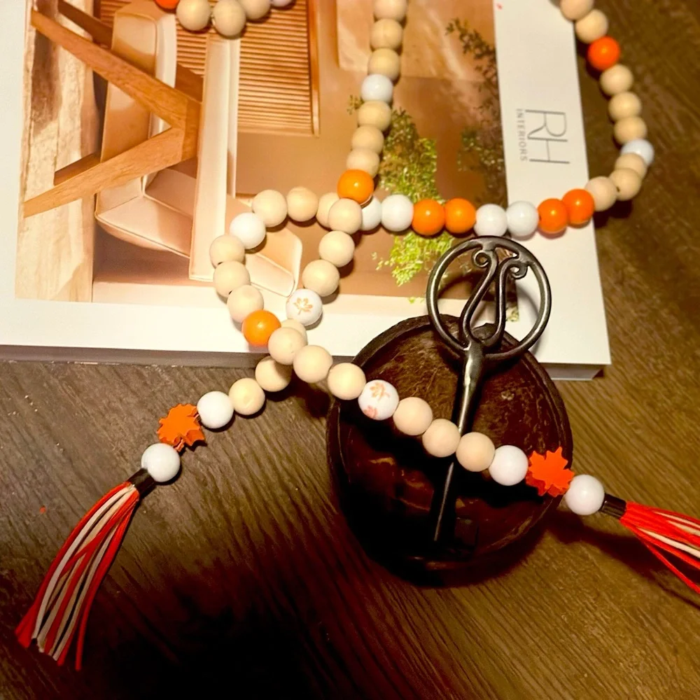 Thanksgiving Garland 8 feet long with 4 inch tassels on each end. Customizable!